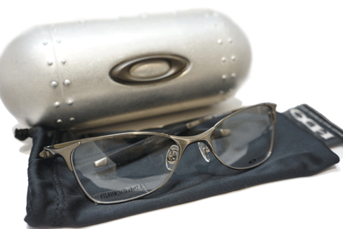 OAKLEY(オークリー)の最新カーブ付き眼鏡フレームBRACKET(ブラケット