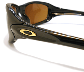 FIVESファイブス。OAKLEYオークリー2009年モデルのサングラス。