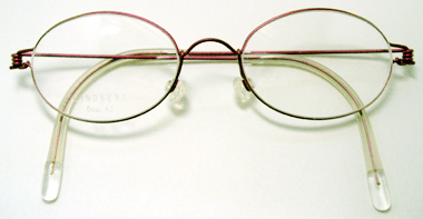 子供のメガネ、子供用メガネフレーム。軽くて目立たない子供眼鏡フレーム。