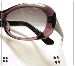 YELLOWSPLUSイエローズプラスのサングラス。